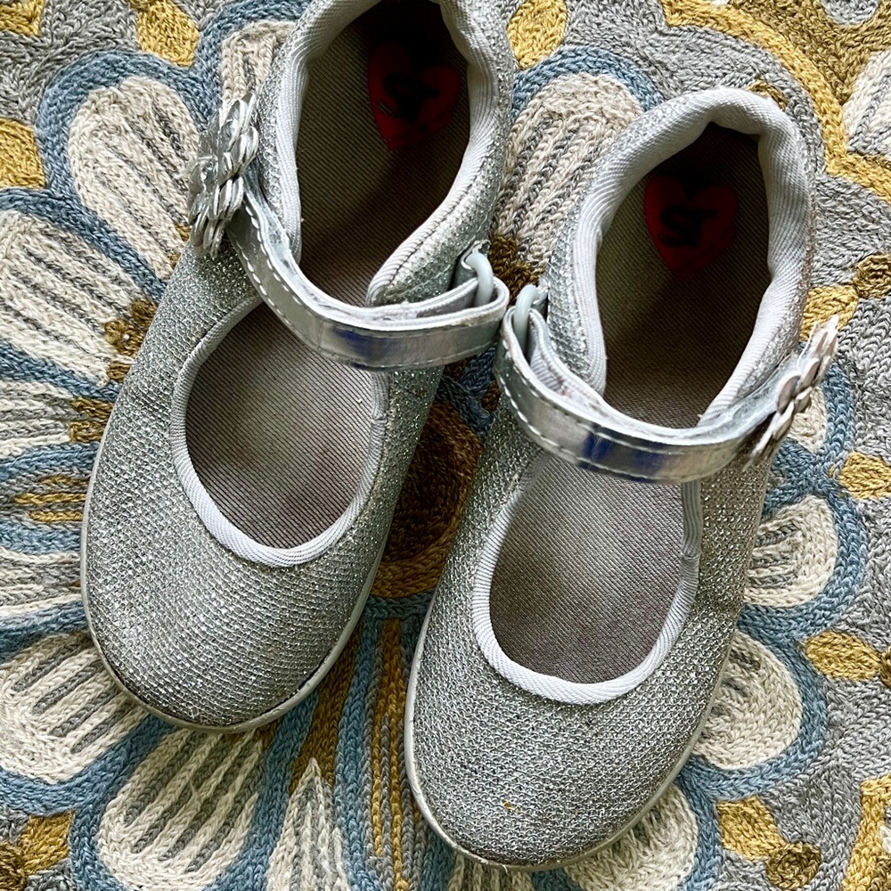 Stride Rite Hayley silver Mary Jane shoe size 11 (eu size 28.5)